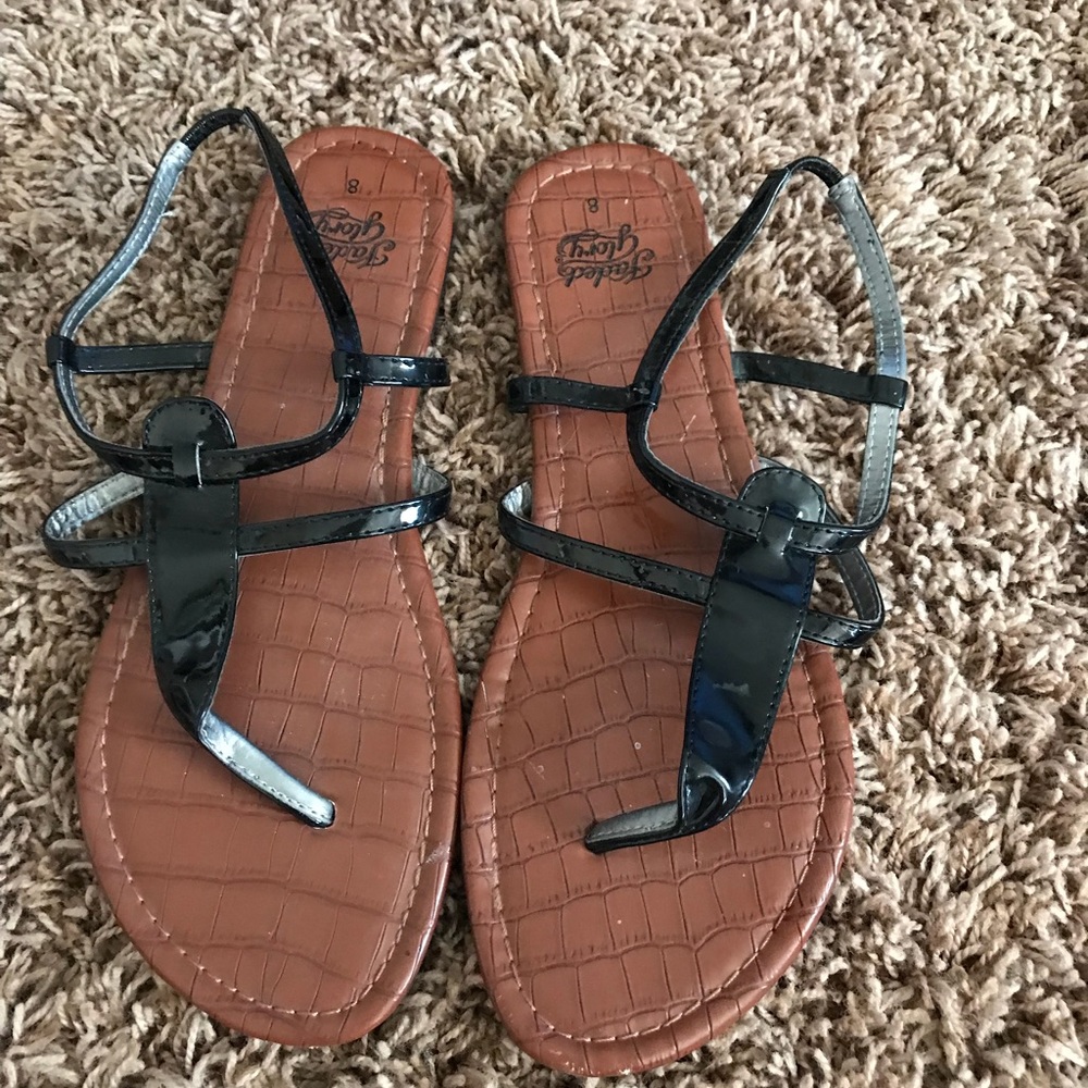 Faded Glory black sandals